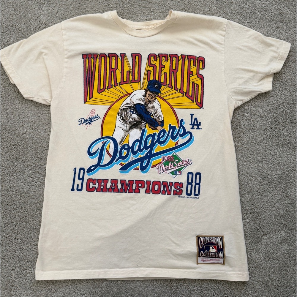 Mitchell & Ness Los Angeles Dodgers 1988 World Series Graphic Tee Cream